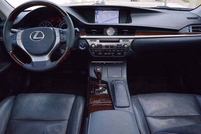 LEXUS凌志 ES300H  第13張相片