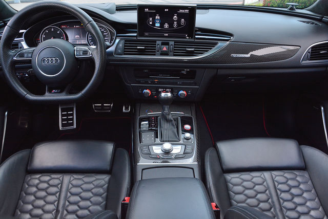 AUDI奧迪 RS6  第14張相片