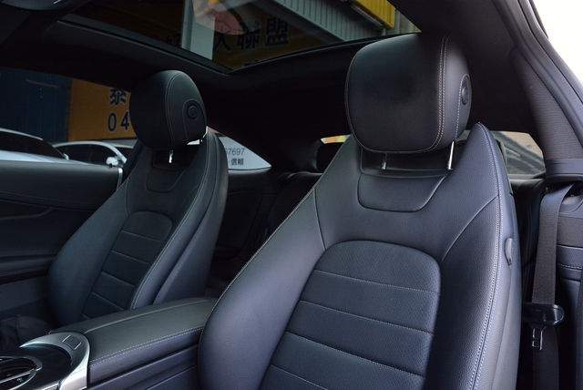 M-BENZ賓士 C300 COUPE  第8張相片