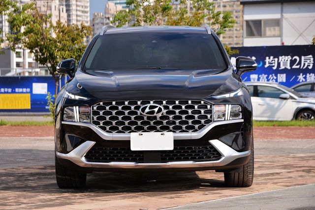 HYUNDAI現代 SANTA FE  第3張相片