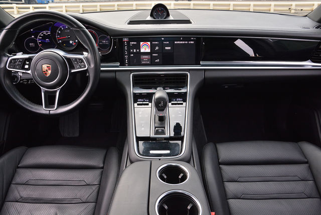 PORSCHE保時捷 PANAMERA  第14張相片