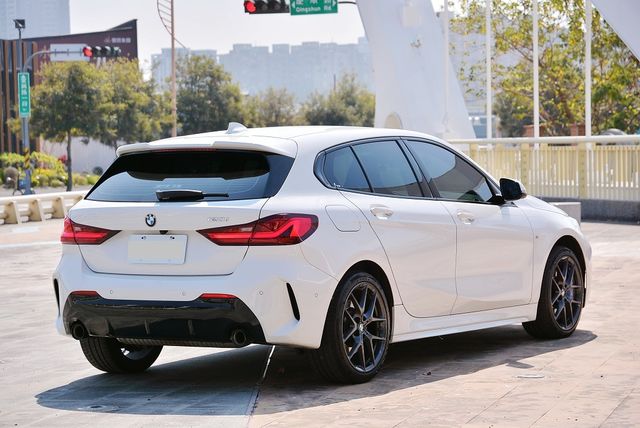 BMW寶馬 120I  第2張相片