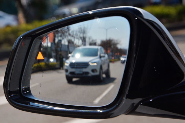 BMW寶馬 120I  第8張相片