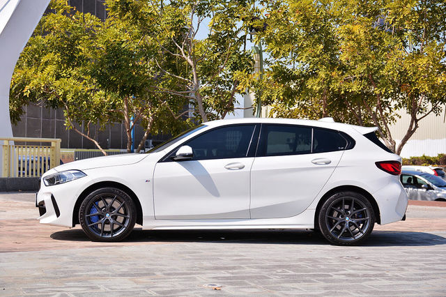 BMW寶馬 120I  第9張相片