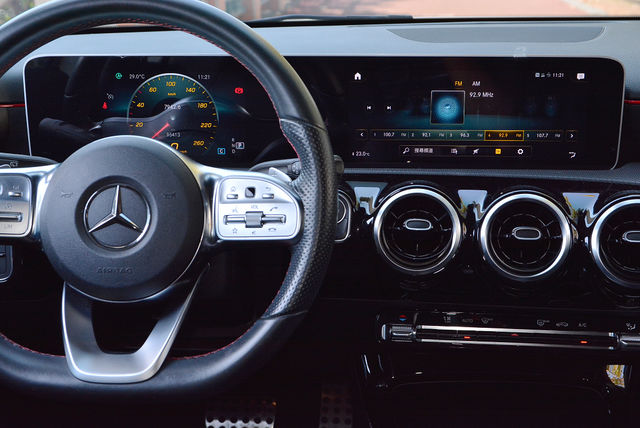 M-BENZ賓士 A180  第14張相片