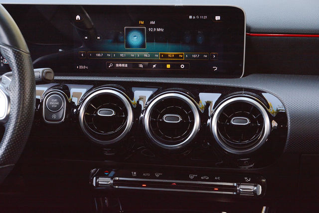 M-BENZ賓士 A180  第15張相片