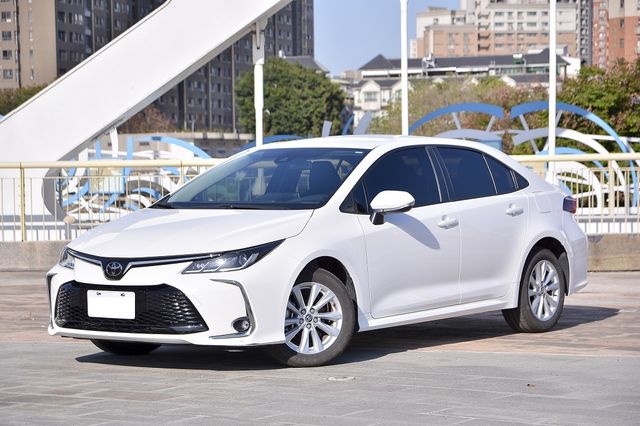 TOYOTA豐田 ALTIS  第1張相片