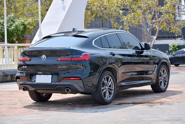 BMW寶馬 X4 XDRIVE30I  第2張相片