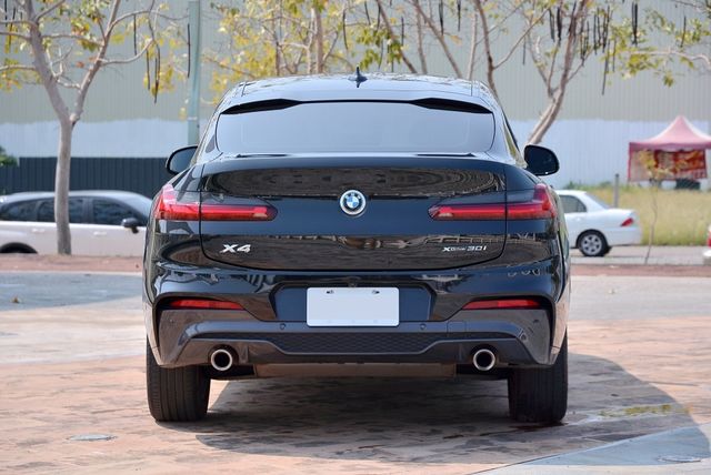 BMW寶馬 X4 XDRIVE30I  第4張相片