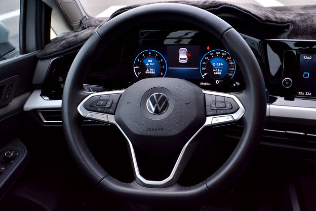 VOLKSWAGEN福斯 GOLF  第10張相片