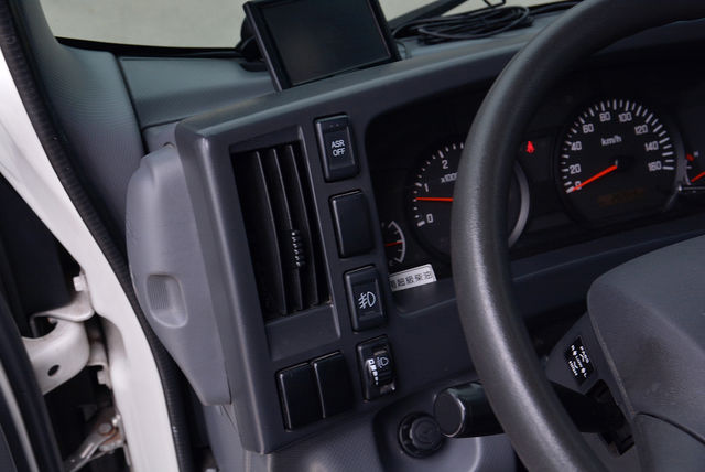 ISUZU五十鈴 NLR  第9張相片