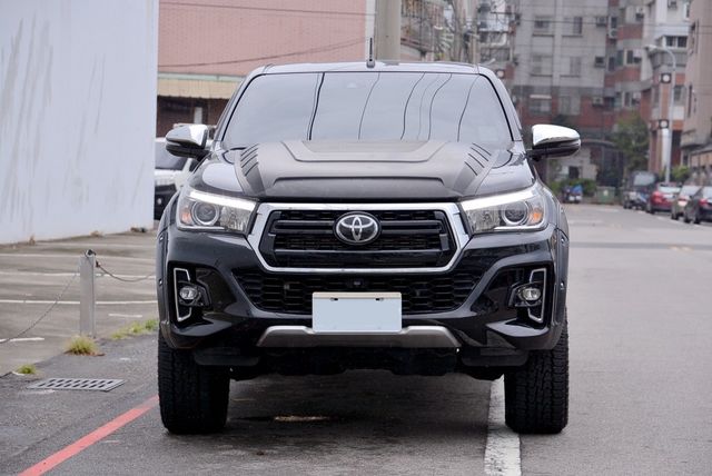 TOYOTA豐田 HILUX  第3張相片