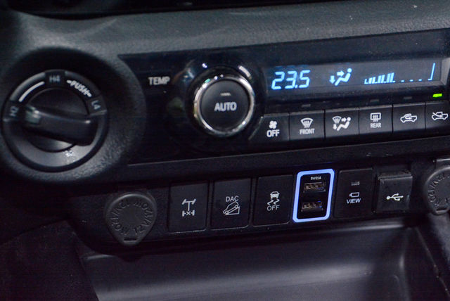 TOYOTA豐田 HILUX  第17張相片