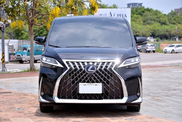 LEXUS凌志 LM300H  第3張相片