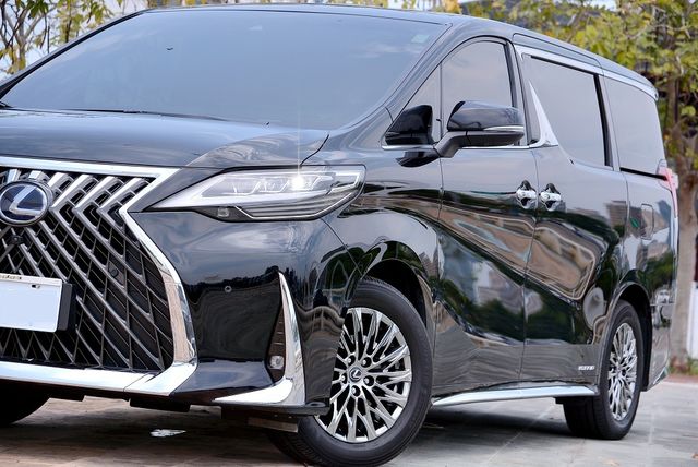 LEXUS凌志 LM300H  第6張相片