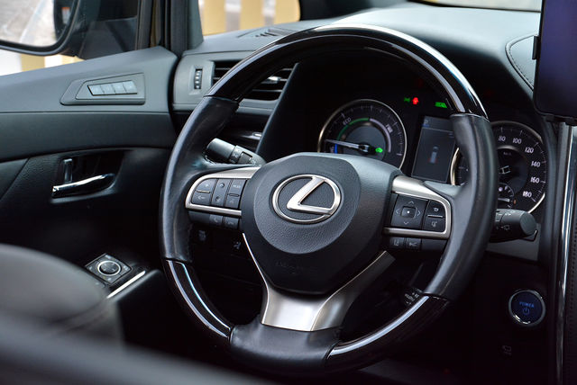 LEXUS凌志 LM300H  第10張相片