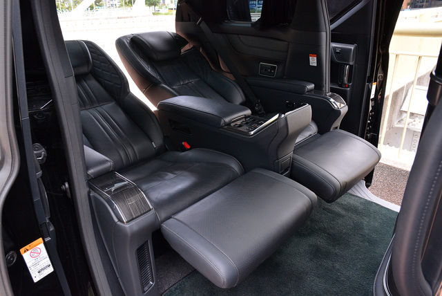 LEXUS凌志 LM300H  第18張相片