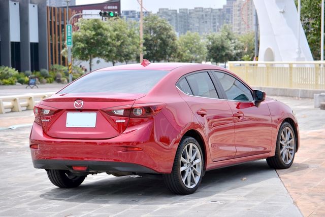 MAZDA馬自達 MAZDA 3  第2張相片
