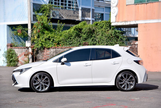 TOYOTA豐田 COROLLA SPORT  第9張相片