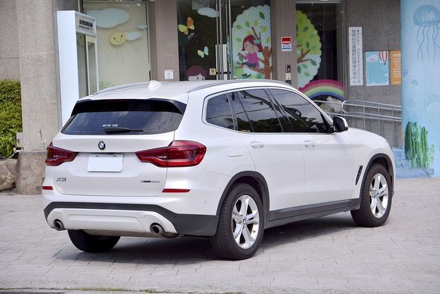 BMW寶馬 X4 XDRIVE20I  第2張相片