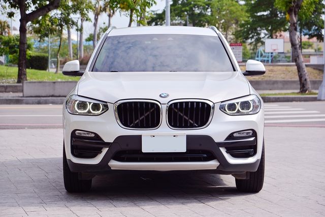 BMW寶馬 X4 XDRIVE20I  第3張相片