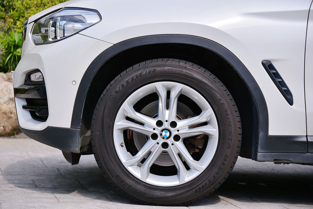 BMW寶馬 X4 XDRIVE20I  第5張相片