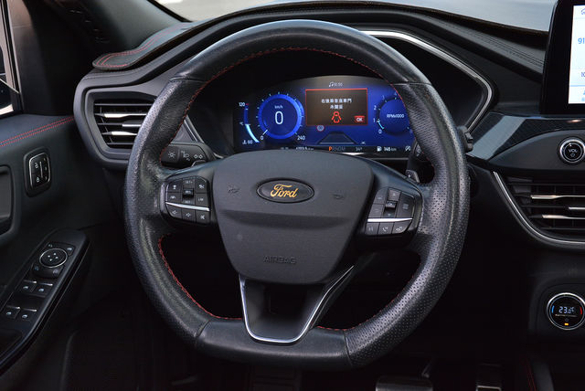 FORD福特 KUGA  第12張相片