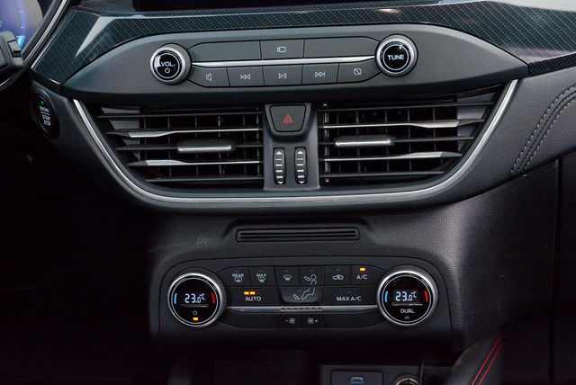 FORD福特 KUGA  第16張相片
