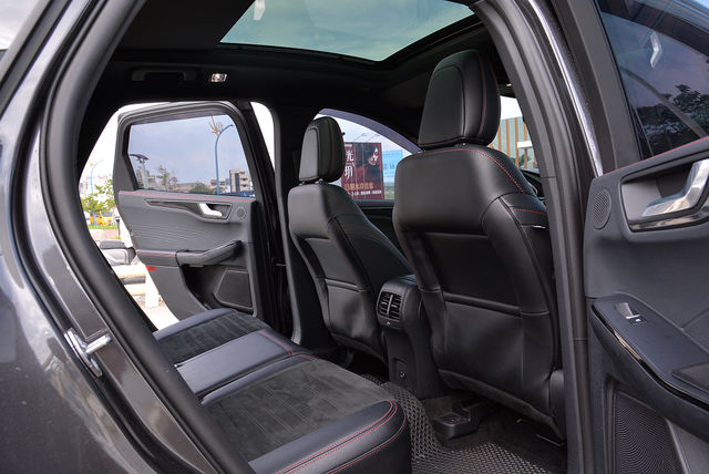FORD福特 KUGA  第18張相片