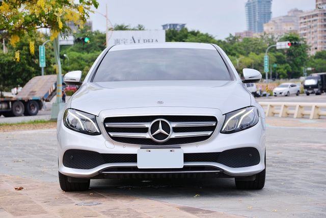 M-BENZ賓士 E200  第3張相片