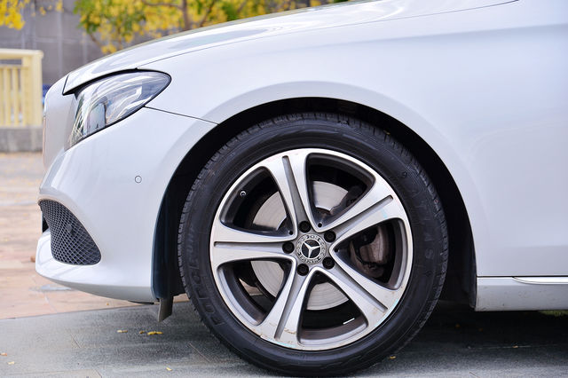M-BENZ賓士 E200  第5張相片
