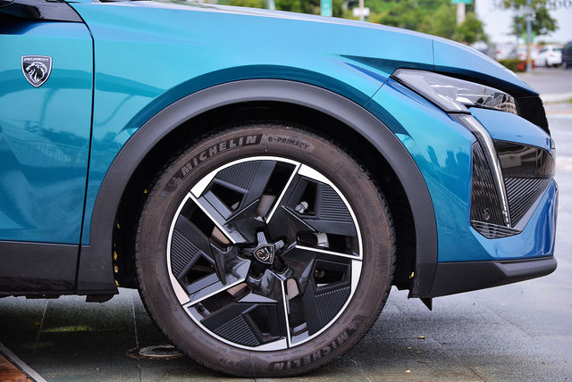 PEUGEOT寶獅 408  第5張相片