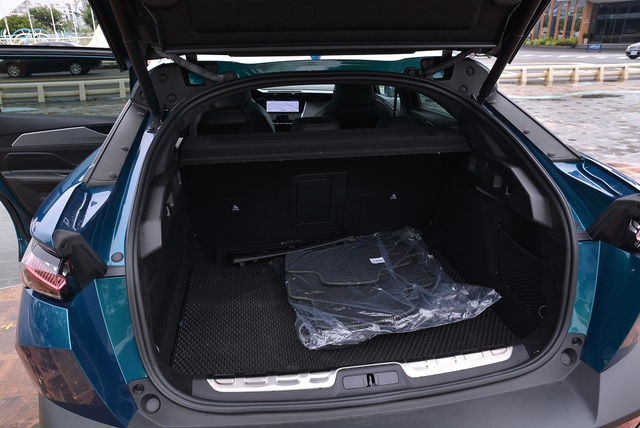 PEUGEOT寶獅 408  第19張相片
