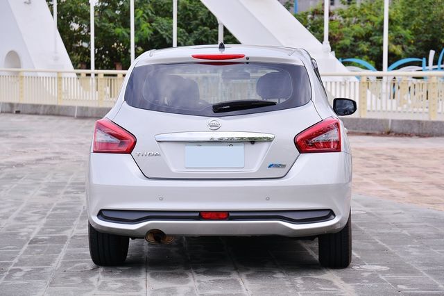 NISSAN日產 TIIDA  第4張相片