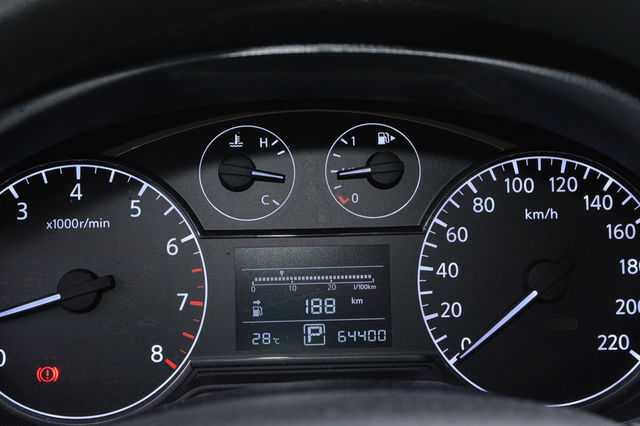 NISSAN日產 TIIDA  第9張相片