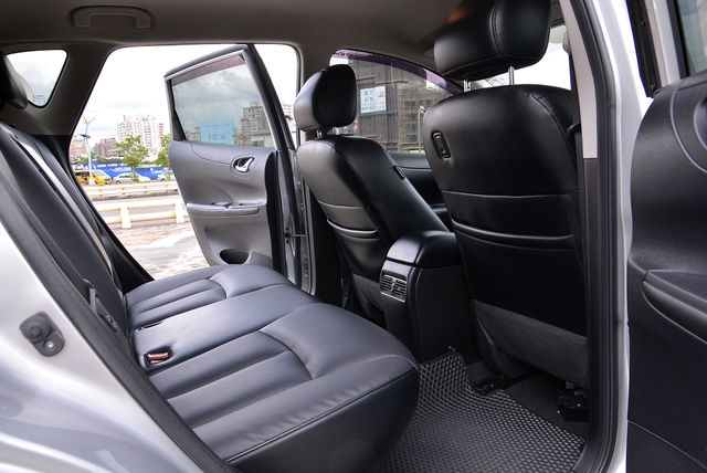 NISSAN日產 TIIDA  第15張相片