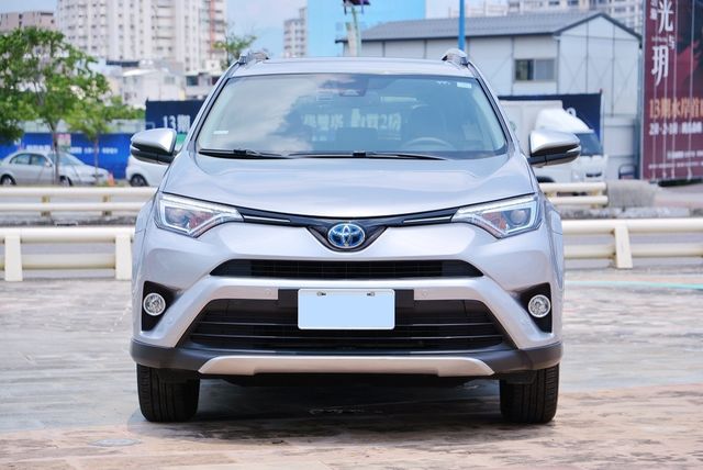 TOYOTA豐田 RAV4  第3張相片