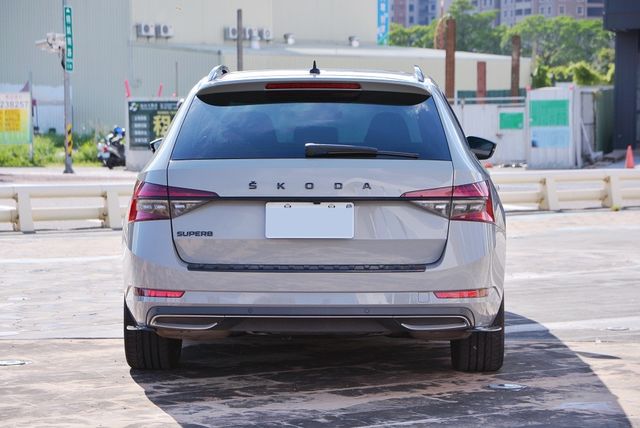 SKODA司科達 SUPERB COMBI  第4張相片
