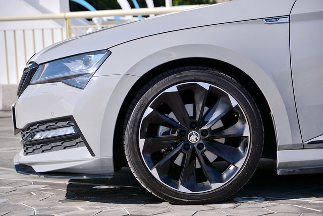 SKODA司科達 SUPERB COMBI  第5張相片