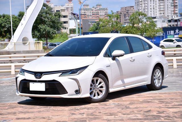 TOYOTA豐田 COROLLA ALTIS HYBRID  第1張相片