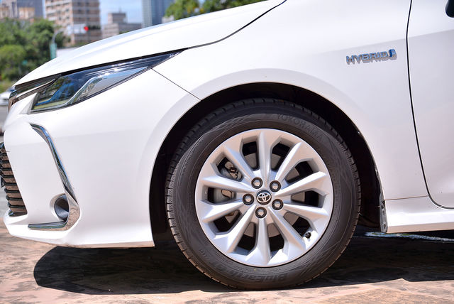 TOYOTA豐田 COROLLA ALTIS HYBRID  第5張相片
