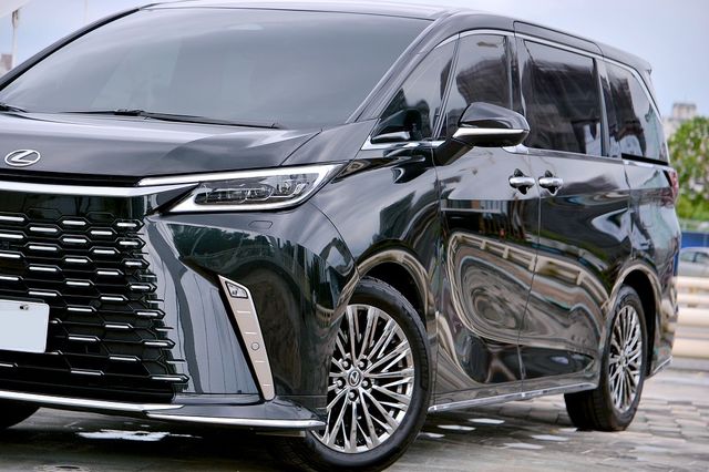 LEXUS凌志 LM500H  第6張相片