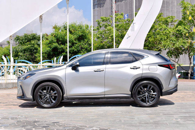 LEXUS凌志 NX350H  第9張相片
