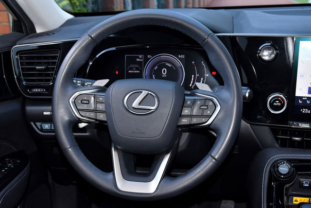 LEXUS凌志 NX350H  第13張相片