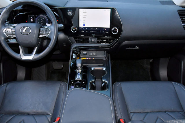 LEXUS凌志 NX350H  第15張相片