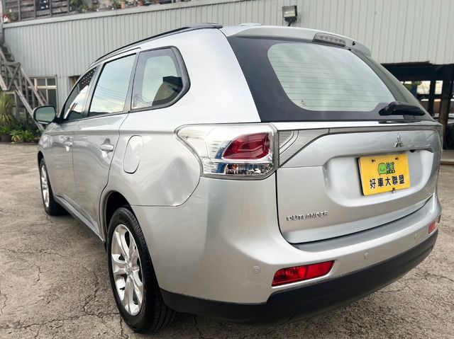 MITSUBISHI三菱 OUTLANDER  第6張相片