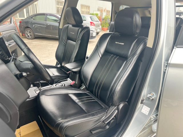 MITSUBISHI三菱 OUTLANDER  第7張相片