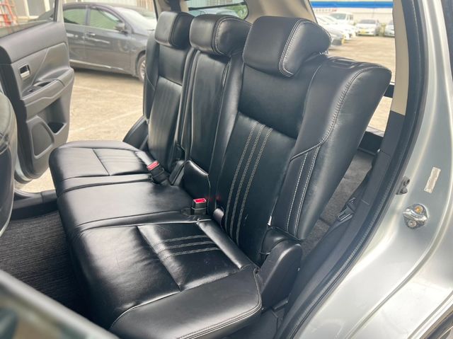 MITSUBISHI三菱 OUTLANDER  第9張相片