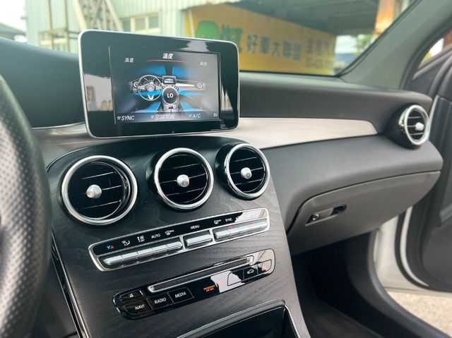 M-BENZ賓士 GLC300  第14張相片