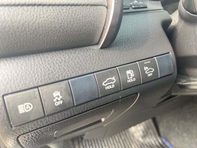 TOYOTA豐田 CAMRY HYBRID  第18張相片